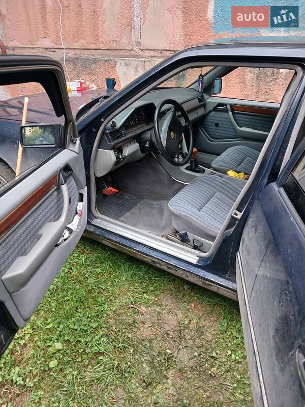 Седан Mercedes-Benz E-Class 1992 в Тернополе