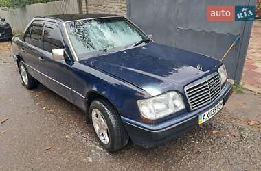 Седан Mercedes-Benz E-Class 1991 в Краснограді