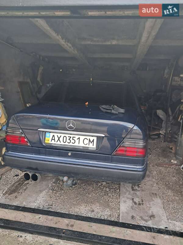 Седан Mercedes-Benz E-Class 1991 в Краснограде