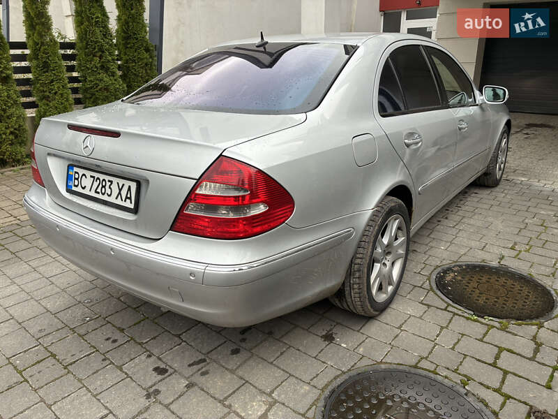 Седан Mercedes-Benz E-Class 2004 в Львове