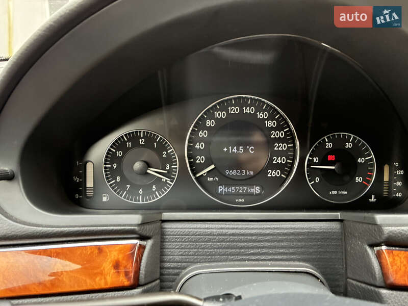 Седан Mercedes-Benz E-Class 2004 в Львове
