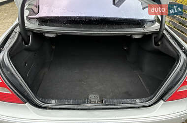 Седан Mercedes-Benz E-Class 2004 в  фото 23 Седан Mercedes-Benz E-Class 2004 в