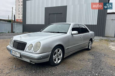 Седан Mercedes-Benz E-Class 2001 в Вінниці
