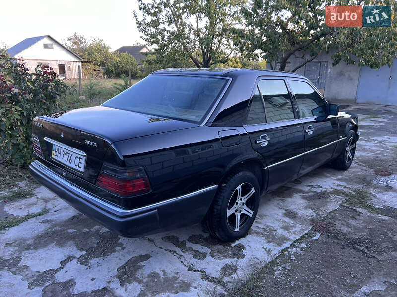 Седан Mercedes-Benz E-Class 1994 в Измаиле