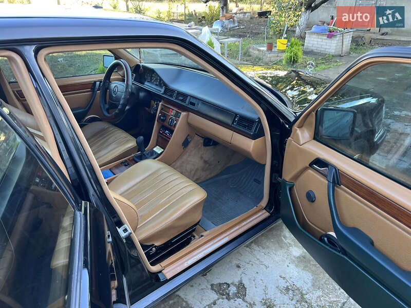 Седан Mercedes-Benz E-Class 1994 в Измаиле
