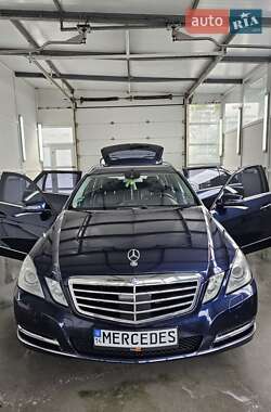 Универсал Mercedes-Benz E-Class 2012 в 