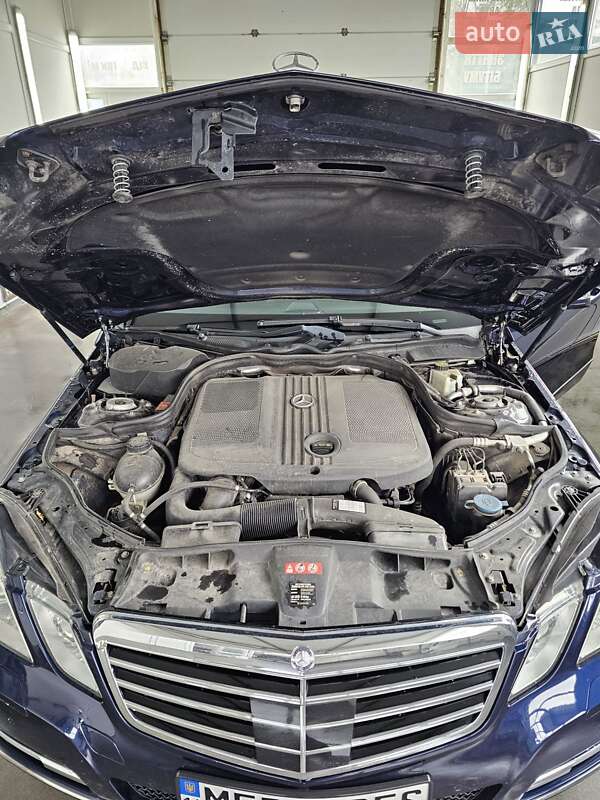 Универсал Mercedes-Benz E-Class 2012 в Львове
