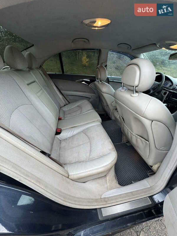 Седан Mercedes-Benz E-Class 2004 в Рівному