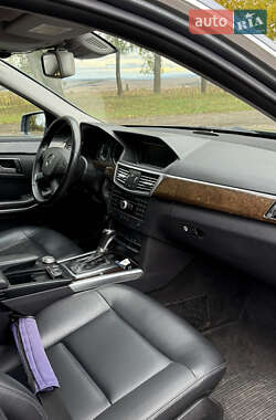 Седан Mercedes-Benz E-Class 2011 в 
