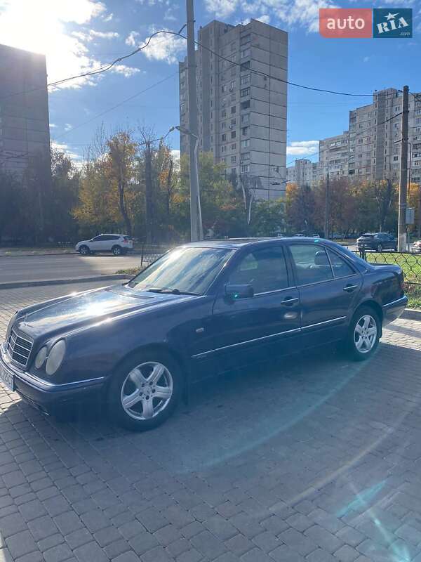 Седан Mercedes-Benz E-Class 1995 в Харькове