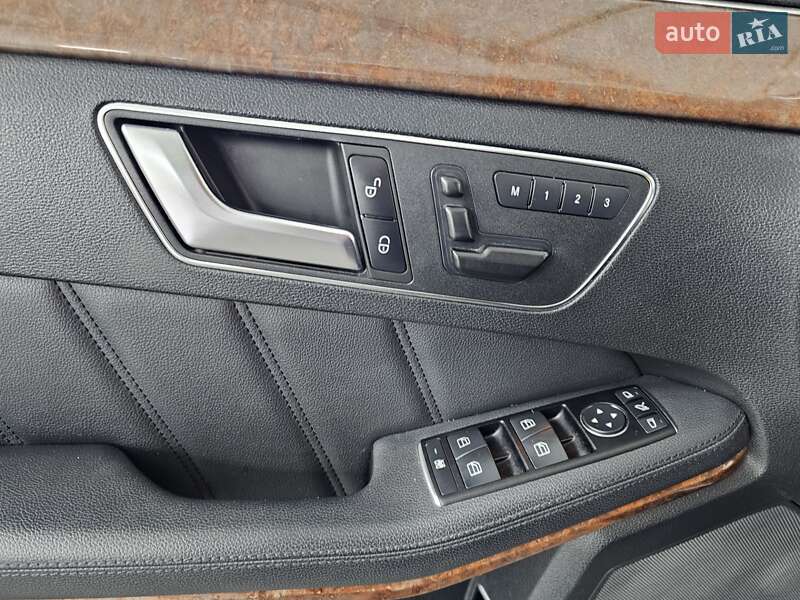 Универсал Mercedes-Benz E-Class 2012 в Львове