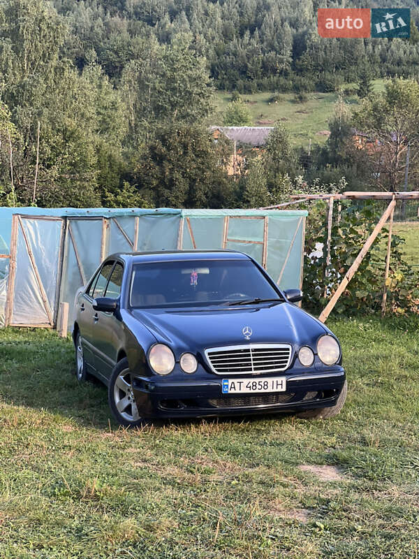 Седан Mercedes-Benz E-Class 2000 в Ивано-Франковске