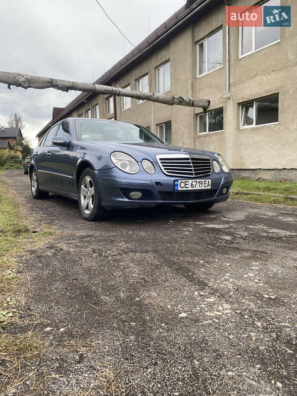 Седан Mercedes-Benz E-Class 2003 в Рахове