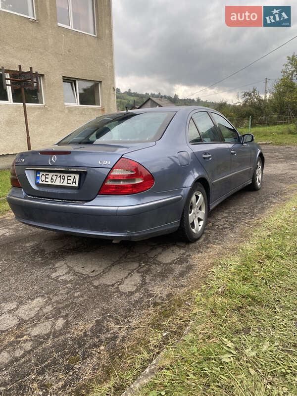 Седан Mercedes-Benz E-Class 2003 в Рахове