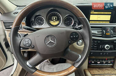Седан Mercedes-Benz E-Class 2011 в 