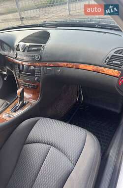 Седан Mercedes-Benz E-Class 2005 в 