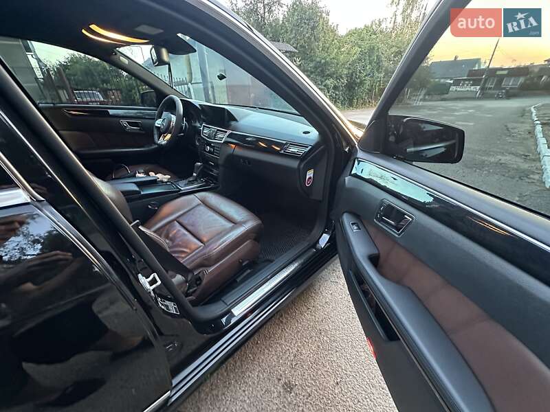 Седан Mercedes-Benz E-Class 2011 в Заставній фото 20 Седан Mercedes-Benz E-Class 2011 в Заставній