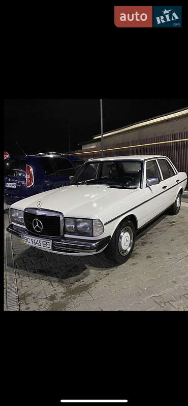 Mercedes-Benz E-Class 1982 Mercedes-Benz E-Class 1982