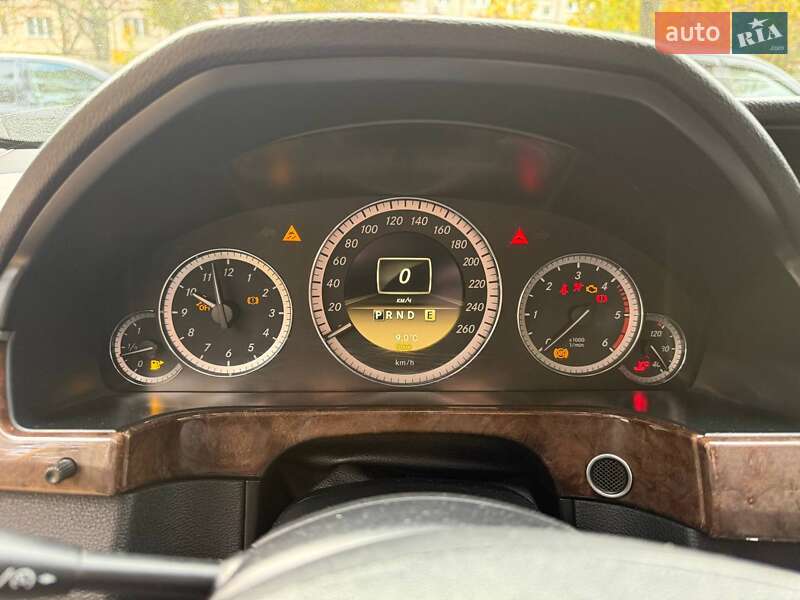 Седан Mercedes-Benz E-Class 2011 в Киеве