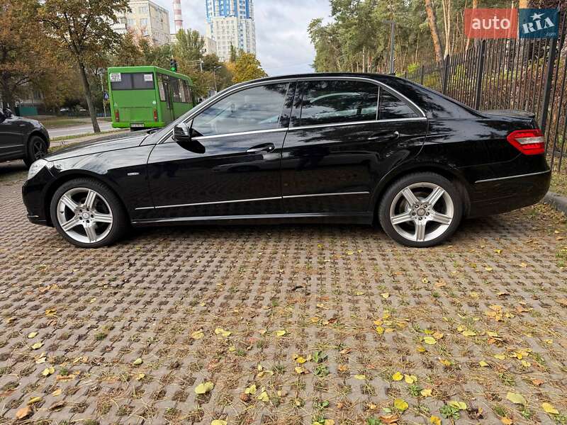 Седан Mercedes-Benz E-Class 2011 в Киеве