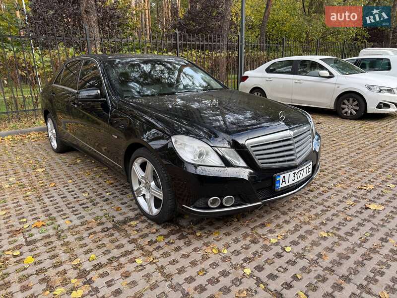 Седан Mercedes-Benz E-Class 2011 в Киеве