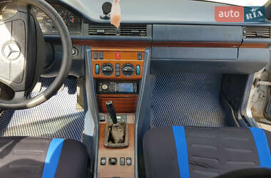 Седан Mercedes-Benz E-Class 1995 в 