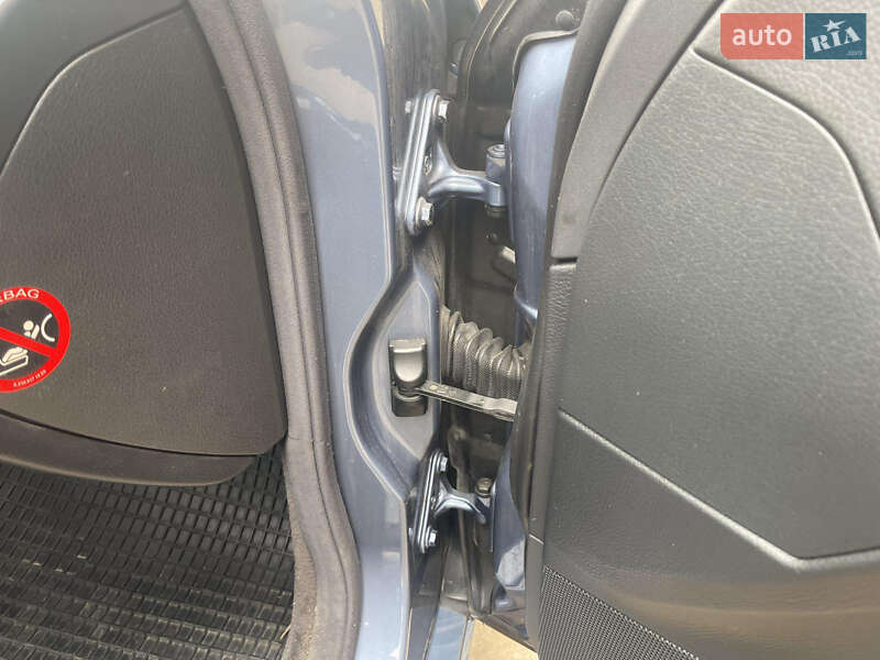 Седан Mercedes-Benz E-Class 2003 в Одессе