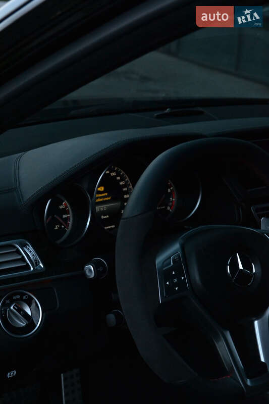 Седан Mercedes-Benz E-Class 2013 в Киеве