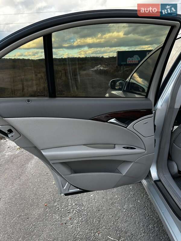 Седан Mercedes-Benz E-Class 2004 в Ровно