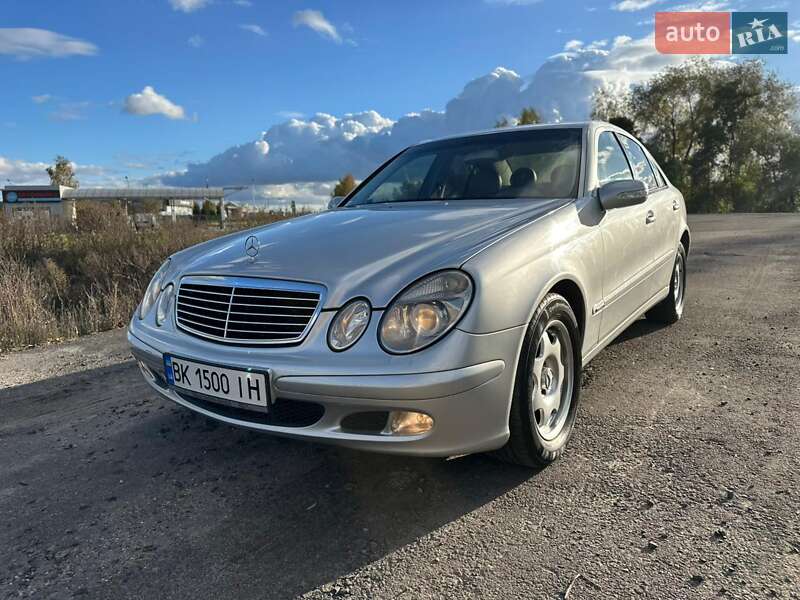 Седан Mercedes-Benz E-Class 2004 в Ровно