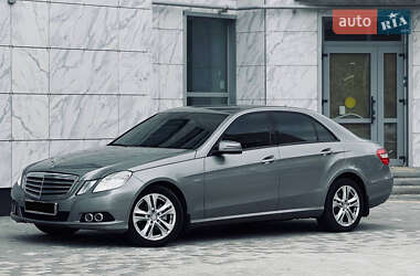 Седан Mercedes-Benz E-Class 2010 в 