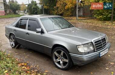 Седан Mercedes-Benz E-Class 1989 в Шостці