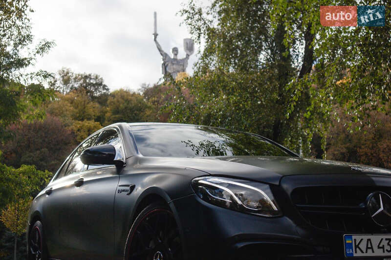 Седан Mercedes-Benz E-Class 2017 в Києві