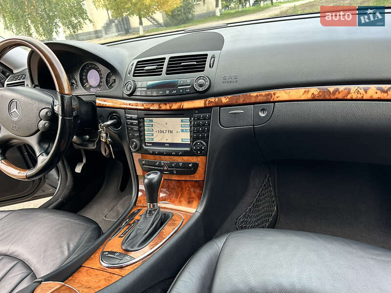 Седан Mercedes-Benz E-Class 2007 в Новодністровську
