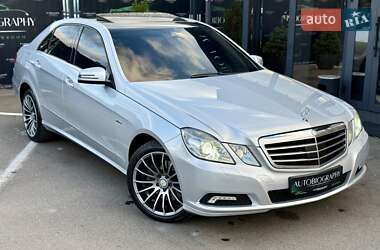 Седан Mercedes-Benz E-Class 2009 в 