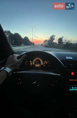 Седан Mercedes-Benz E-Class 2000 в  фото 7 Седан Mercedes-Benz E-Class 2000 в