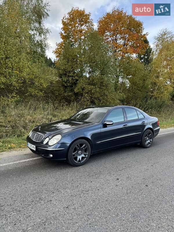 Седан Mercedes-Benz E-Class 2006 в Турке