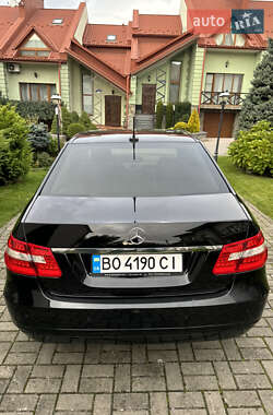 Седан Mercedes-Benz E-Class 2010 в 