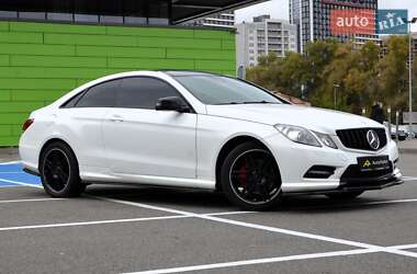 Купе Mercedes-Benz E-Class 2012 в 