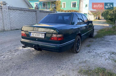 Седан Mercedes-Benz E-Class 1994 в 