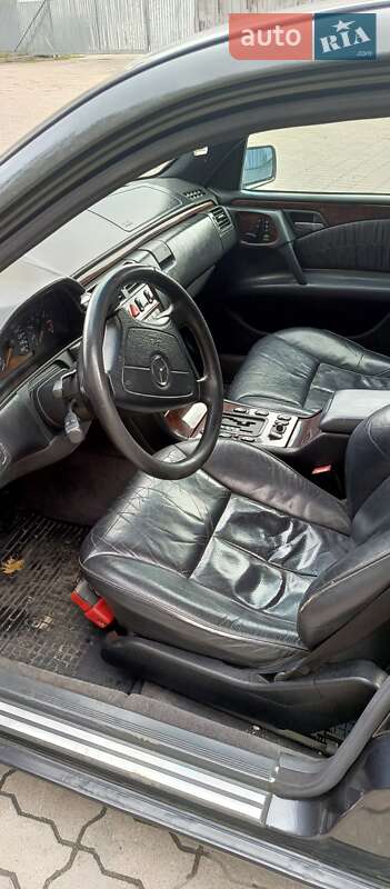 Седан Mercedes-Benz E-Class 1997 в Львове