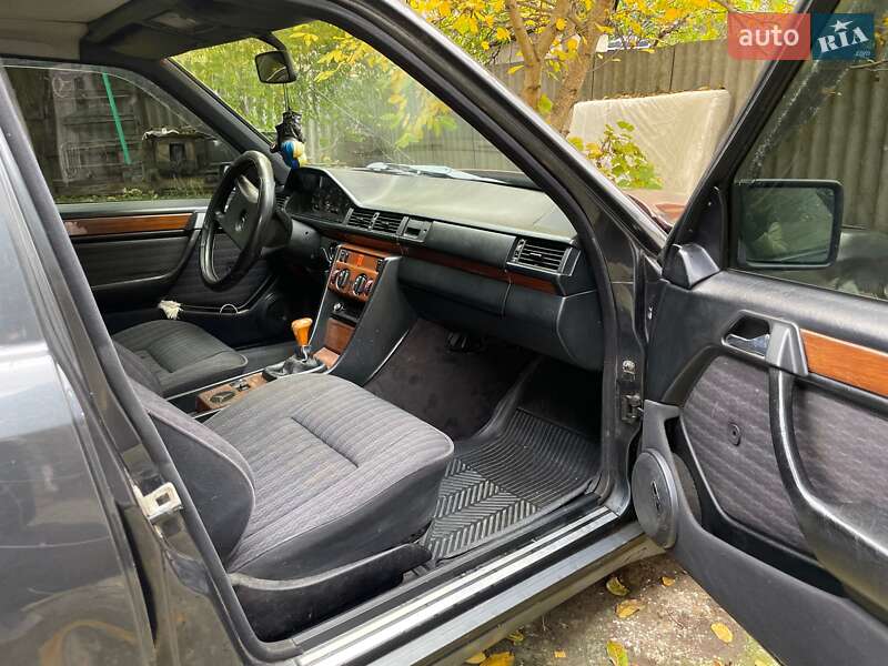 Седан Mercedes-Benz E-Class 1991 в Чигирине фото 8 Седан Mercedes-Benz E-Class 1991 в Чигирине