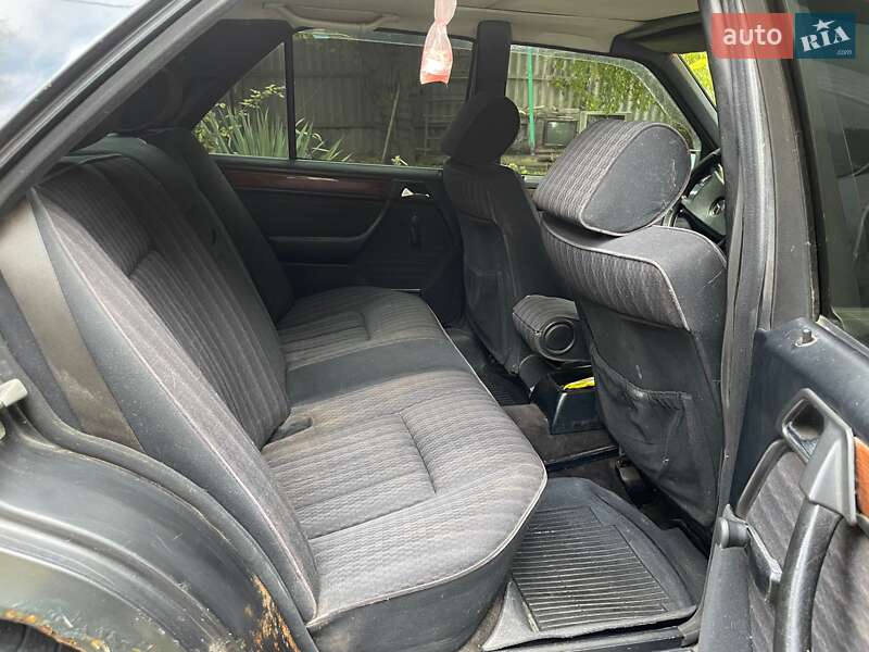 Седан Mercedes-Benz E-Class 1991 в Чигирине фото 9 Седан Mercedes-Benz E-Class 1991 в Чигирине