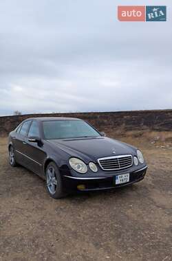 Седан Mercedes-Benz E-Class 2002 в Изюме