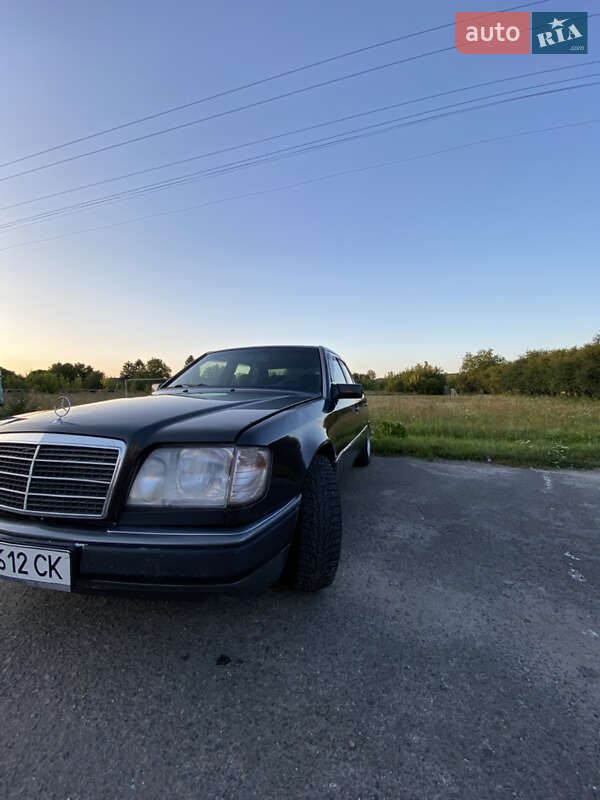Седан Mercedes-Benz E-Class 1992 в Тернополі