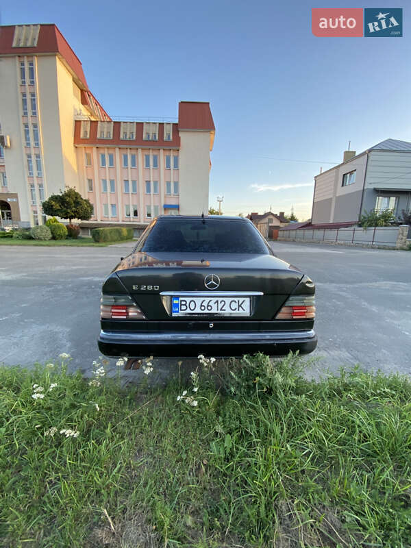 Седан Mercedes-Benz E-Class 1992 в Тернополі