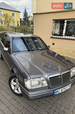 Седан Mercedes-Benz E-Class 1994 в Львове
