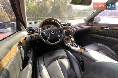 Седан Mercedes-Benz E-Class 2004 в 