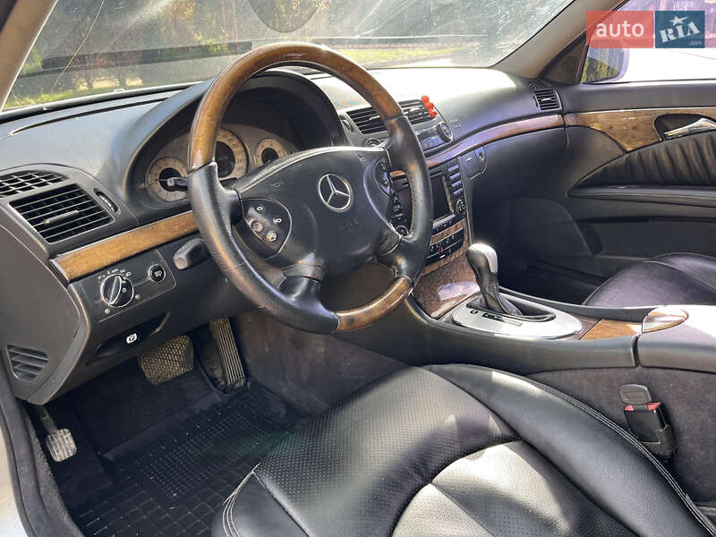 Седан Mercedes-Benz E-Class 2004 в Хмельницком
