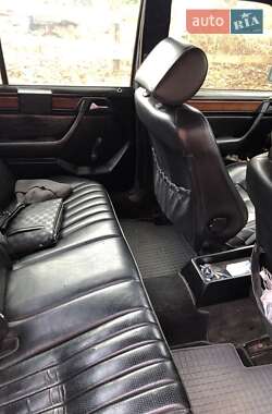 Седан Mercedes-Benz E-Class 1988 в 